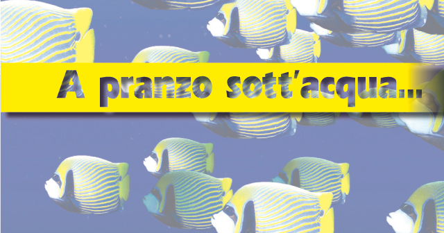 Immagine di pesci con la scritta a pranzo sott'acqua per il cibo d'acquario
