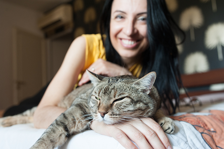 Elena Angeli e il suo gatto Chicco con lui ha creato il Blog Amici di Chicco