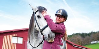 Allieva-cavallo-da-scuola