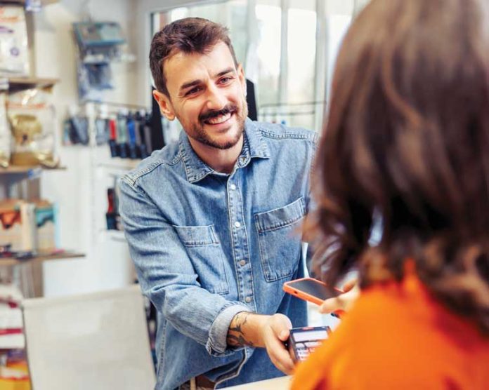 iStock-2202158134-acquisti-online-e-offline